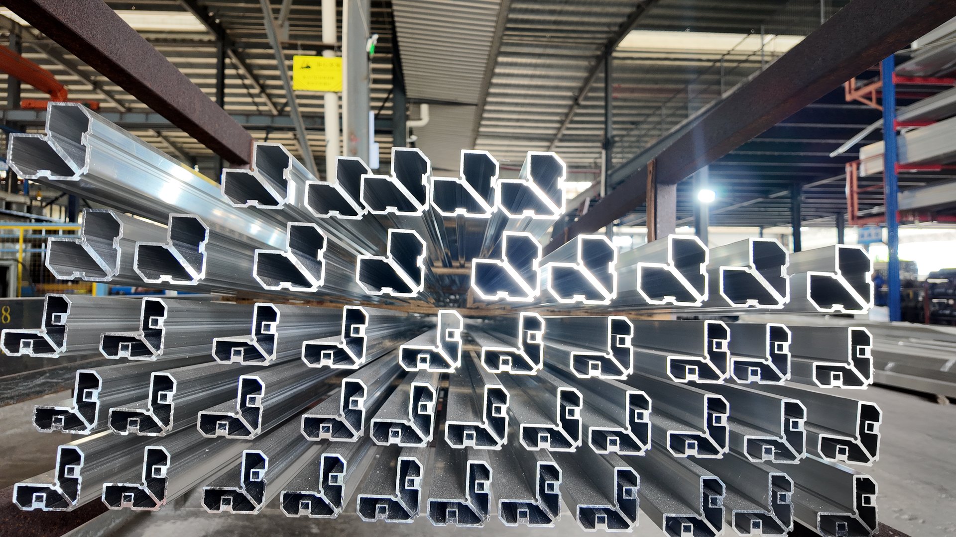 Different aluminum profile cross-sections on factory storage racks
